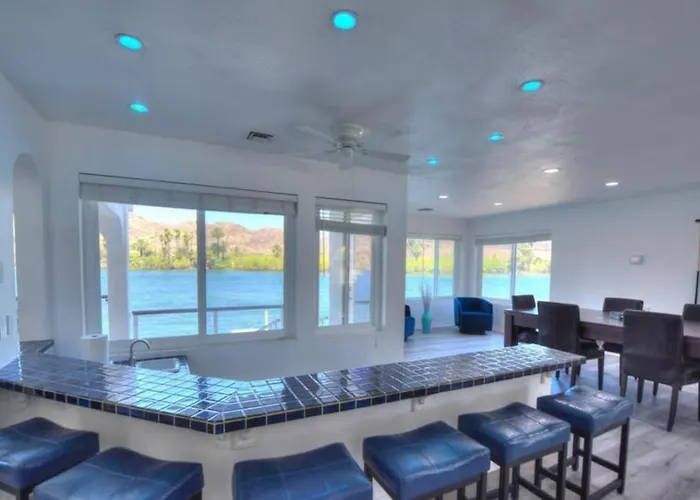 Fox River House, River Front Getaway *